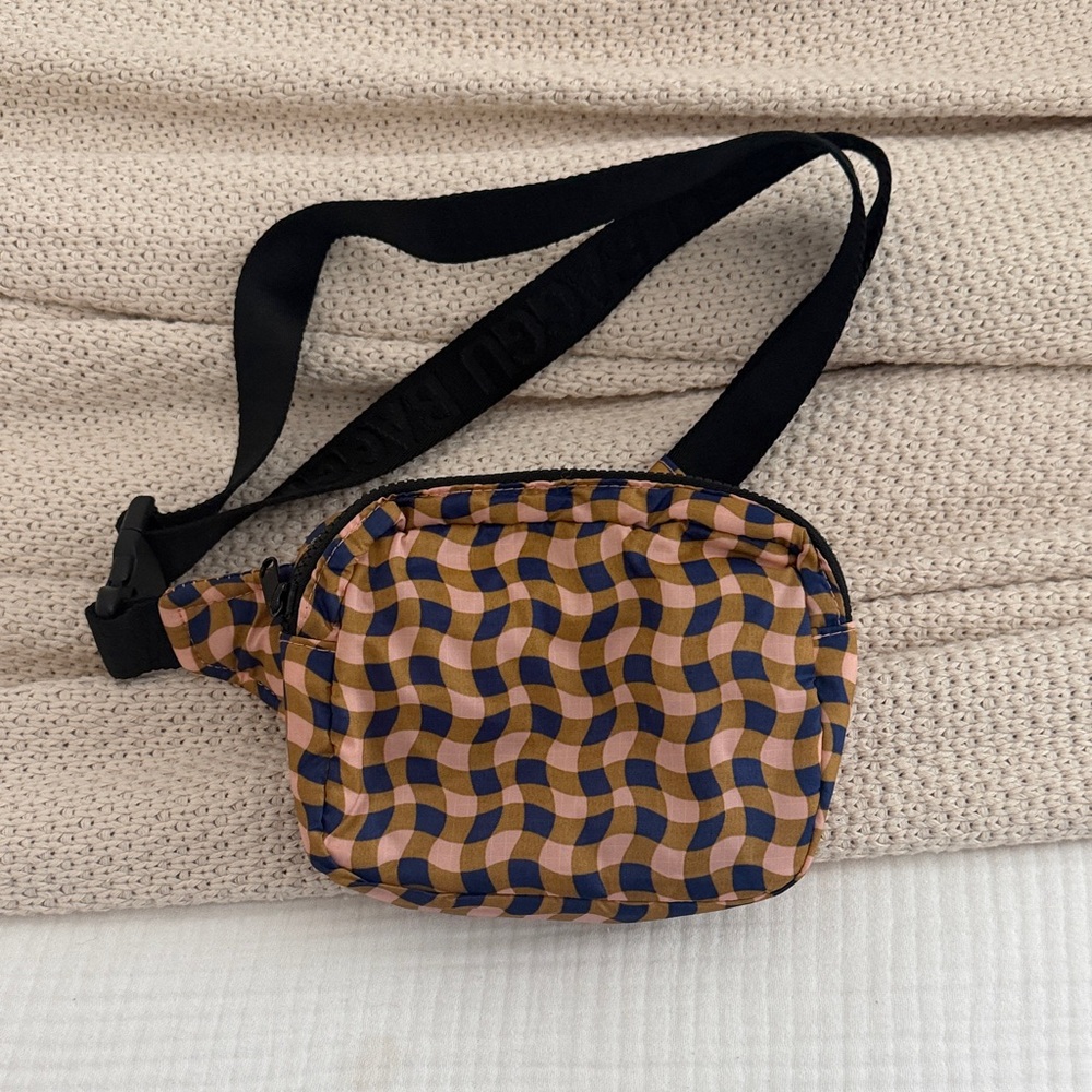 BAGGU Wavy Gingham Peach Puffy Fanny
